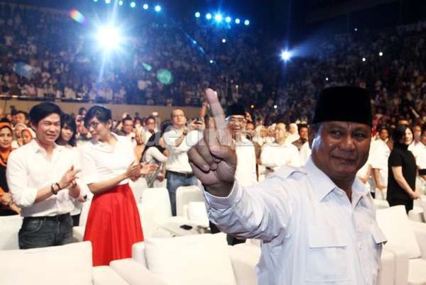 Kalah di Sebagian Quick Count, Prabowo Serang Lembaga Survei dan Media