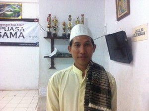 Ustaz Muhammadiah, Sarjana S2 yang Lebih Memilih Mengabdi di Panti Asuhan