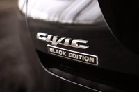 Dalam keterangan resminya, Honda Civic Black Edition ini tersedia 2 pilihan mesin, diantaranya mesin diesel 1.6-liter i-DTEC dan mesin bensin 1.8-liter i-VTEC. (Dok Honda)