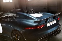 Untuk Civic Black Edition ini, Honda menawarkan dengan harga yang sama seperti model biasa. (Dok Honda)