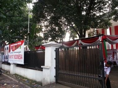 Suasana Sepi dan Lantunan Salawat Nabi dari Rumah Polonia