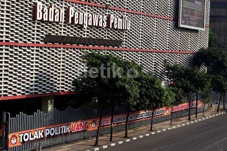 Tim Jokowi-JK Laporkan Dugaan Politik Uang ke Bawaslu