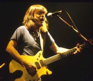 AC/DC Persiapan Album Baru, Gitaris Malcolm Young Dirawat