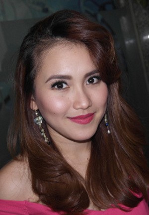 Ayu Ting Ting di Antara Husein Idol dan Ivan Gunawan