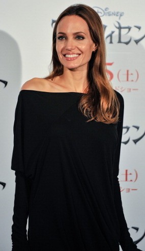Angelina Jolie, dari Pecandu Narkoba Hingga Aktris Top Hollywood (1)