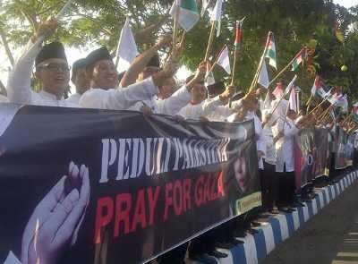 PNS dan Warga Banyuwangi Galang Dana untuk Palestina