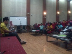 Temui Ibu-ibu yang Anaknya tak Diterima Sekolah, Ridwan Kamil Janji Cari Solusi