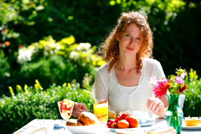 Terlihat Cepat Tua? Cobalah Minum Air Putih dan Teh Hijau agar Lebih Bugar