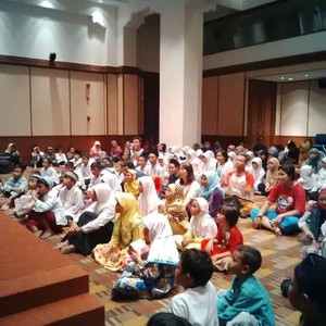 Serunya Menjelajahi Kampung Arab Bersama Anak-Anak Yatim