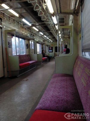 Beginilah Sepinya Gerbong KRL dan Jalanan di Jakarta