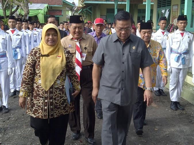 Menko Kesra Berharap Wajib Belajar 12 Tahun dan Gratis