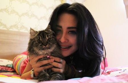 Yuk, Intip Apartemen Mini si Seksi Selvi Kitty