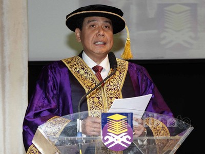 CT Terima Gelar Doktor HC dari Malaysia