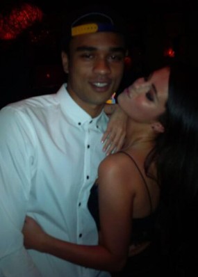 Aww... Selena Gomez Umbar Kemesraan dengan Model Pria