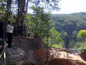 Satpol PP Datangi Proyek Vila di Atas Gua Belanda