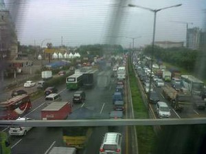 Hari Kedua Masuk Sekolah, Terjadi Sejumlah Kepadatan Lalin di Jakarta