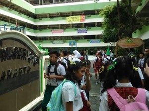 Repotnya Pakai Topi Kerucut dan Garpu Iblis di Masa Orientasi di SMPN 216 Jakarta