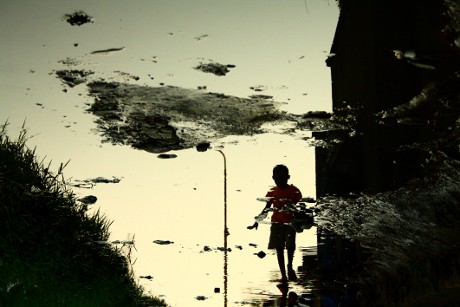 Foto-Foto Indah dari Refleksi Genangan Air