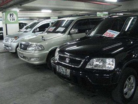 Pedagang Mobil Bekas dari Daerah Berburu Mobil di Jakarta