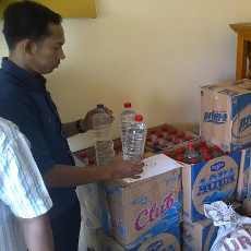 Polisi Amankan Ratusan Botol dan Jerigen Miras dari Hotel dan Warung