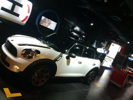 MINI Countryman Khusus Indonesia Resmi Dijual Rp 579 Juta