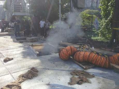 Asap di Gorong-gorong Sudirman Berhenti, Bau Gas Masih Tercium