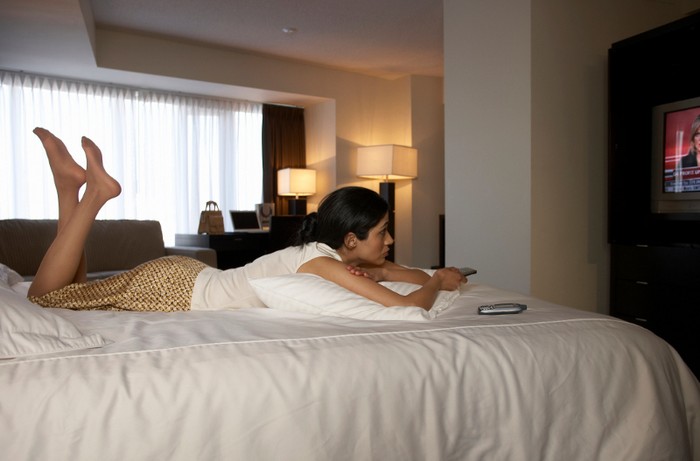 Remote TV Hotel Banyak Kuman, Ini Cara Menghindarinya