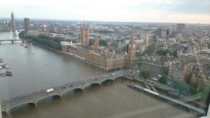 Ngabuburit di London Eye Setelah 19 Jam Puasa
