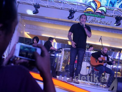 Nostalgia Bareng Element di LIVECHATkustik