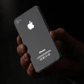 Kepepet Lebaran? Gadai BB Apollo Rp 600 Ribu Kalau iPhone5 Rp 6 Juta