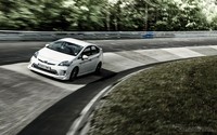 Saat Toyota menguji Prius, kecepatan rata-ratanya berada di 60 km/jam atau 37,2 mph. Dengan hasil yang diraih, maka saat ini Prius tercatat sebagai kendaraan paling irit di sirkuit legendaris, Nurburgring. Istimewa/Response.