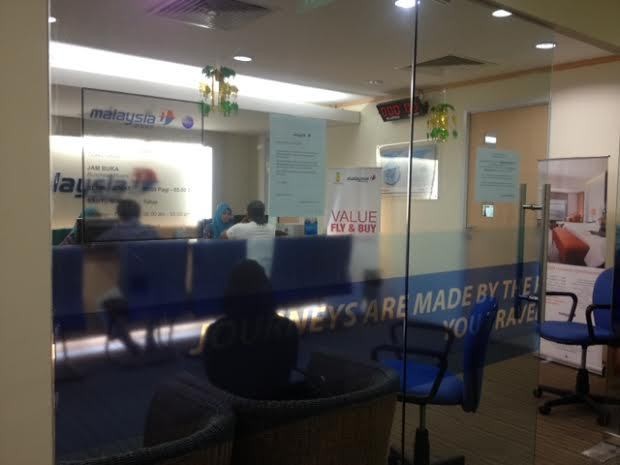 Ingin Minta Kejelasan, Adik Ninik Datangi Kantor Malaysia Airlines di Jakarta