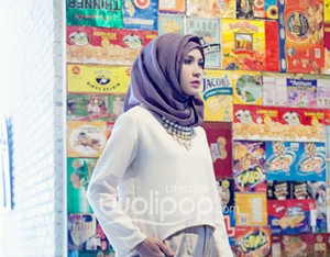 Tren Hijab Lebaran: Simple dan Minim Penggunaan Peniti