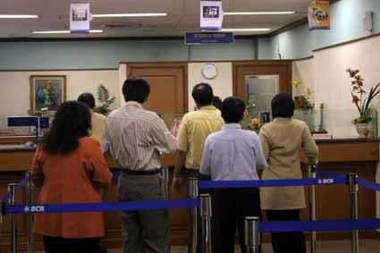 Investor Asing Bakal Caplok 2 Bank Lokal