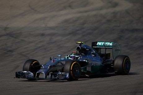 Duo Mercedes Terdepan di Sesi Latihan Perdana