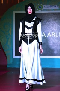 Diya Arli Ramadhan Runway 2015 at Kota Kasablanka. Kuningan. Jakarta. [Foto: Mohammad Abduh/Wolipop]
