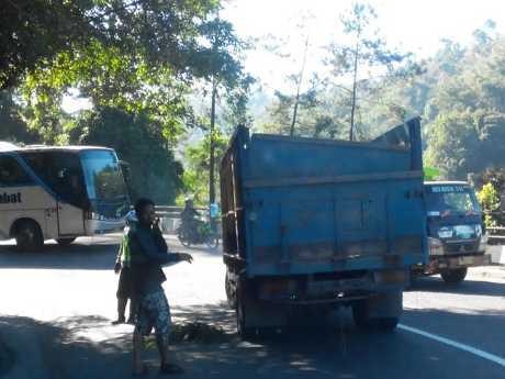 Lewati Tanjakan Emen, Pemudik Harus Konsentrasi Penuh