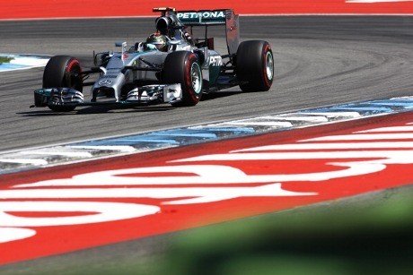 Rosberg Kembali Jadi yang Terdepan