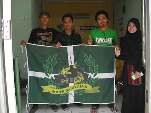 Ketika Bonek dan Viking Bersatu Demi Rakyat Palestina