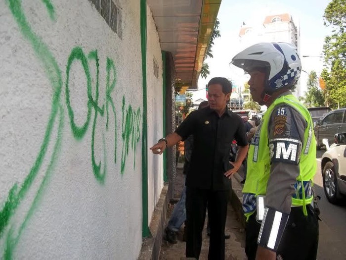 Baru Sehari Dicat oleh Bima Arya, Dinding Underpass Bogor Dicoret SOTR