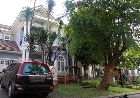 Mengintip Rumah Selebriti: Fairuz A. Rafiq dan Galih Ginanjar