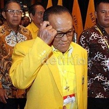Agung Laksono: Saya Dekat dengan Jokowi