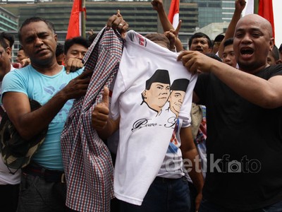 Aksi Damai Pendukung Jokowi-Prabowo