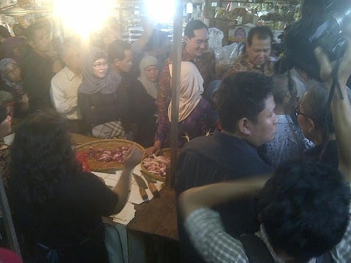 Kunjungi Pasar Klender, Mendag Lutfi Pastikan Tidak Ada Daging Celeng