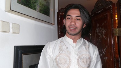 Jadi Pendekar, Reza Rahadian Rebonding Rambut
