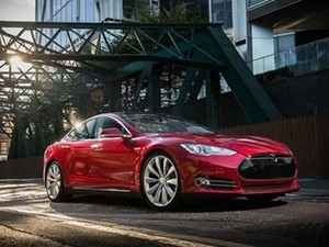 Mobil Listrik Tesla Sukses Diretas Hacker Tiongkok