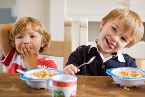 Tangani Bahan Makanan dengan Baik Agar Anak Terhindar dari Keracunan Makanan