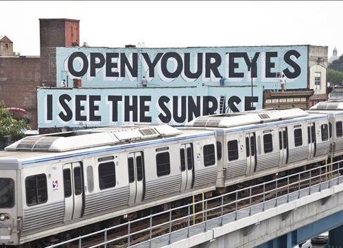 Keren! Kota Ini Dipenuhi Mural dengan Rayuan Gombal