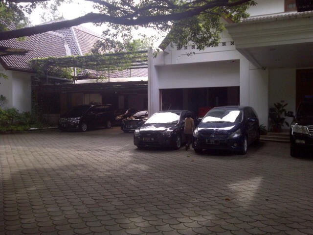 Ketua DPD PDIP Frans Lebu Raya Merapat ke Rumah Mega