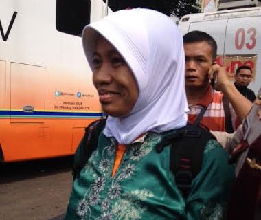 Ibu Masuk KPU Pakai Seragam Loreng, Pangdam Jaya: Itu Bukan TNI